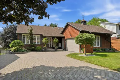 Detached in Pelham