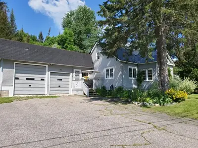 319 ONTARIO Street, Burk's Falls, ON P0A 1C0