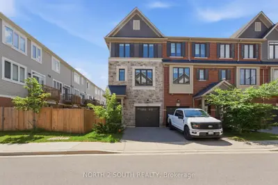 Att/Row/Townhouse in Hamilton