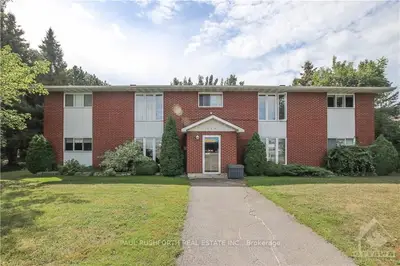 Fourplex in Russell