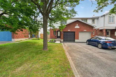 Att/Row/Townhouse in Orleans - Cumberland and Area