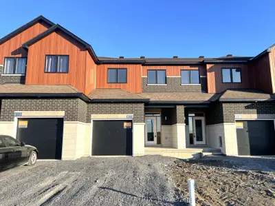Att/Row/Townhouse in Russell