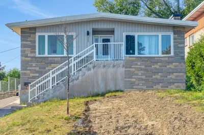 269 Michel Circle, Vanier And Kingsview Park, On K1l 7p4