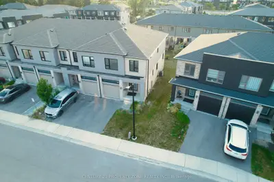 Att/Row/Townhouse in Kitchener