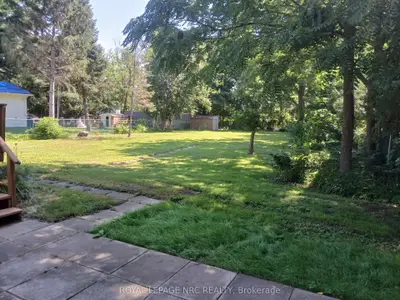 22 Dunblane Avenue, St. Catharines, On L2m 3z7