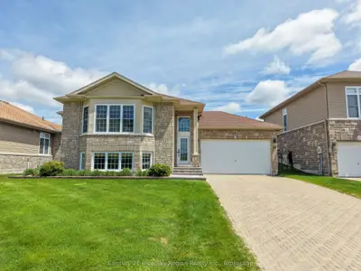 Detached in North Bay