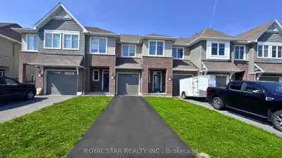 Att/Row/Townhouse in Stittsville - Munster - Richmond