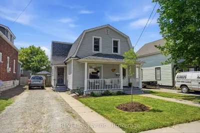 Detached in Port Colborne