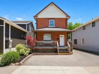 Detached in Thorold
