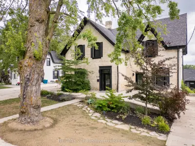 Detached in Stratford