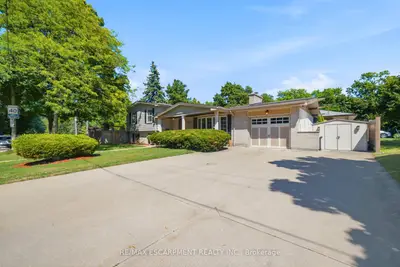 92 Auchmar Road, Hamilton, On L9c 1c5