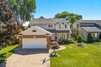 Detached in Niagara Falls