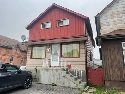 Detached in Thunder Bay