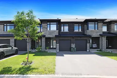 Att/Row/Townhouse in Blossom Park - Airport and Area