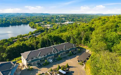 33 Horizon Lane 2, Huntsville, On P1h 1v5