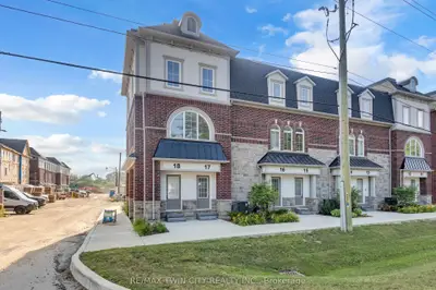Condo Townhouse in Brantford
