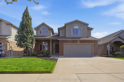 Detached in Niagara Falls