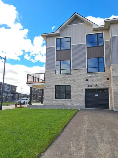 Att/Row/Townhouse in Kanata