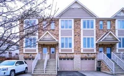 Att/Row/Townhouse in Grimsby