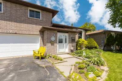 28 ANDREW Drive, Kawartha Lakes, ON K9V 5W6