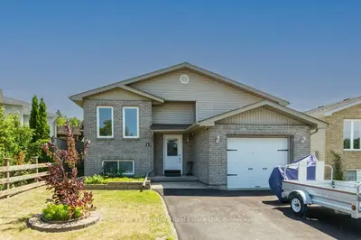 17 Mayhew Drive, Quinte West, On K8v 6w9