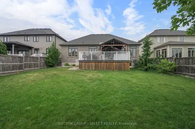 14 MAYAPPLE Crescent, Middlesex Centre, ON N0M 2A0