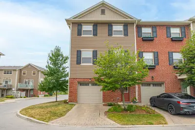 Condo Townhouse in London South
