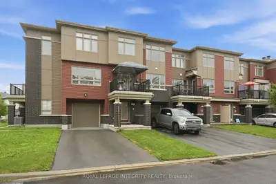 Att/Row/Townhouse in Kanata