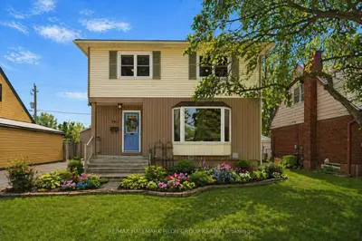 Detached in Elmvale Acres and Area