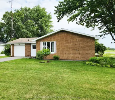 Detached in South Dundas