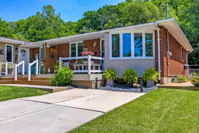 Semi-Detached in Central Elgin