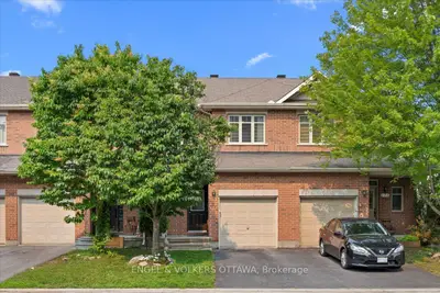 Att/Row/Townhouse in Barrhaven