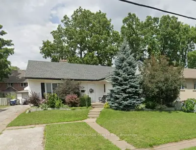 Detached in Niagara Falls