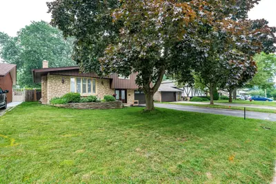 9 Hilts Drive, Hamilton, On L8g 3h5