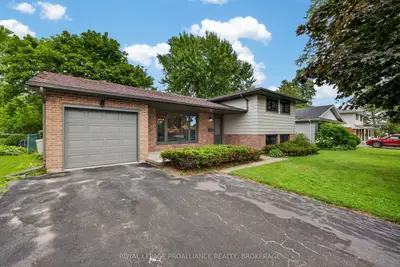682 Carnaby Street, Kingston, On K7m 5m7