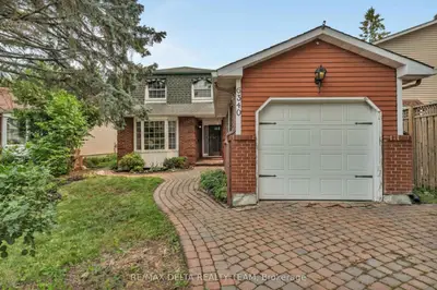 Detached in Orleans - Convent Glen and Area