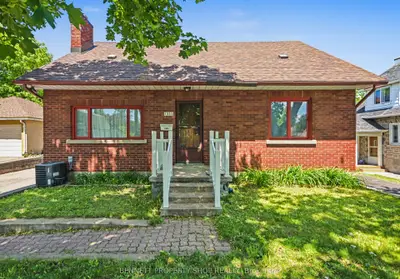 1361 Summerville Avenue, Carlington - Central Park, On K1z 8g9