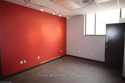 4673 Ontario Avenue 201, Niagara Falls, On L2e 3r1