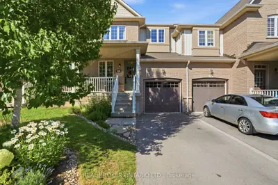 Att/Row/Townhouse in Hamilton
