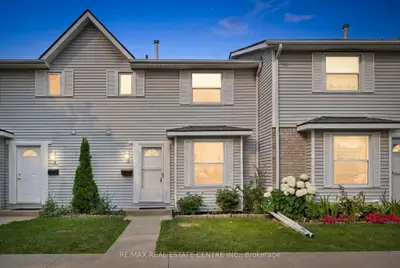 Condo Townhouse in Kitchener