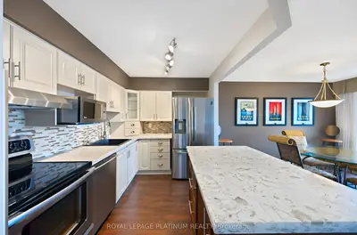 688 Preston Parkway 401, Cambridge, On N3h 5k6