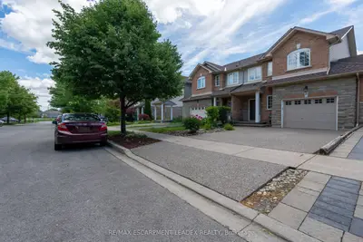 26 Olivia Place, Hamilton, On L9k 1r3