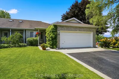Att/Row/Townhouse in Kingston