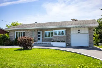 Detached in Russell