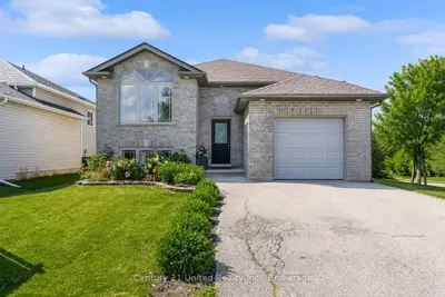 Detached in Brantford