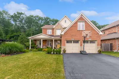 Detached in Niagara Falls