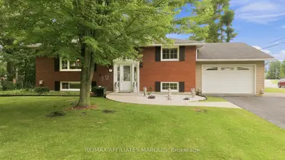 57 Golf Club Road, Rideau Lakes, On K7a 4s5