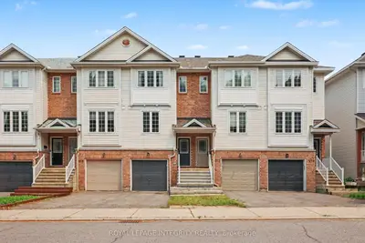 Att/Row/Townhouse in Bells Corners and South to Fallowfield
