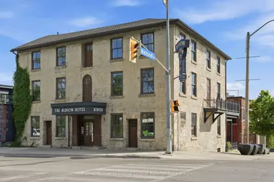 49 Norfolk Street, Guelph, On N1h 4j1
