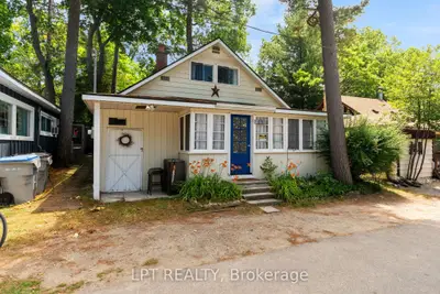 30 Woodward Avenue, Lambton Shores, On N0m 1t0